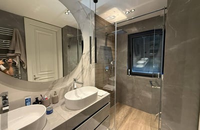 Location d’un appartement luxueux et spacieux de 4 pièces, 129 m², quartier Vračar, Belgrade, Serbie